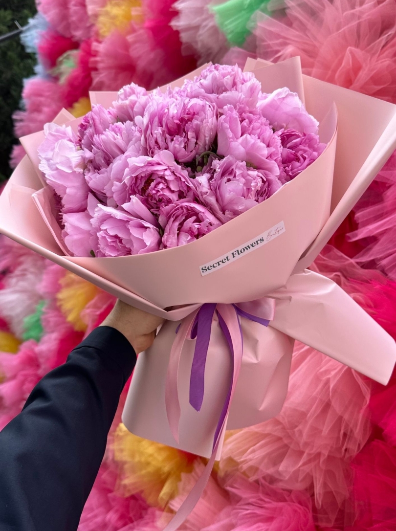 Buchet din 19 bujori olandezi