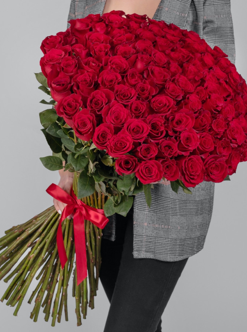 101 Trandafiri roșii olandezi 70 cm 